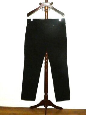 Levi's 541 Athletic Fit Black Tapered Leg Jeans Tag size 36 x 34, Actual 37 x 32